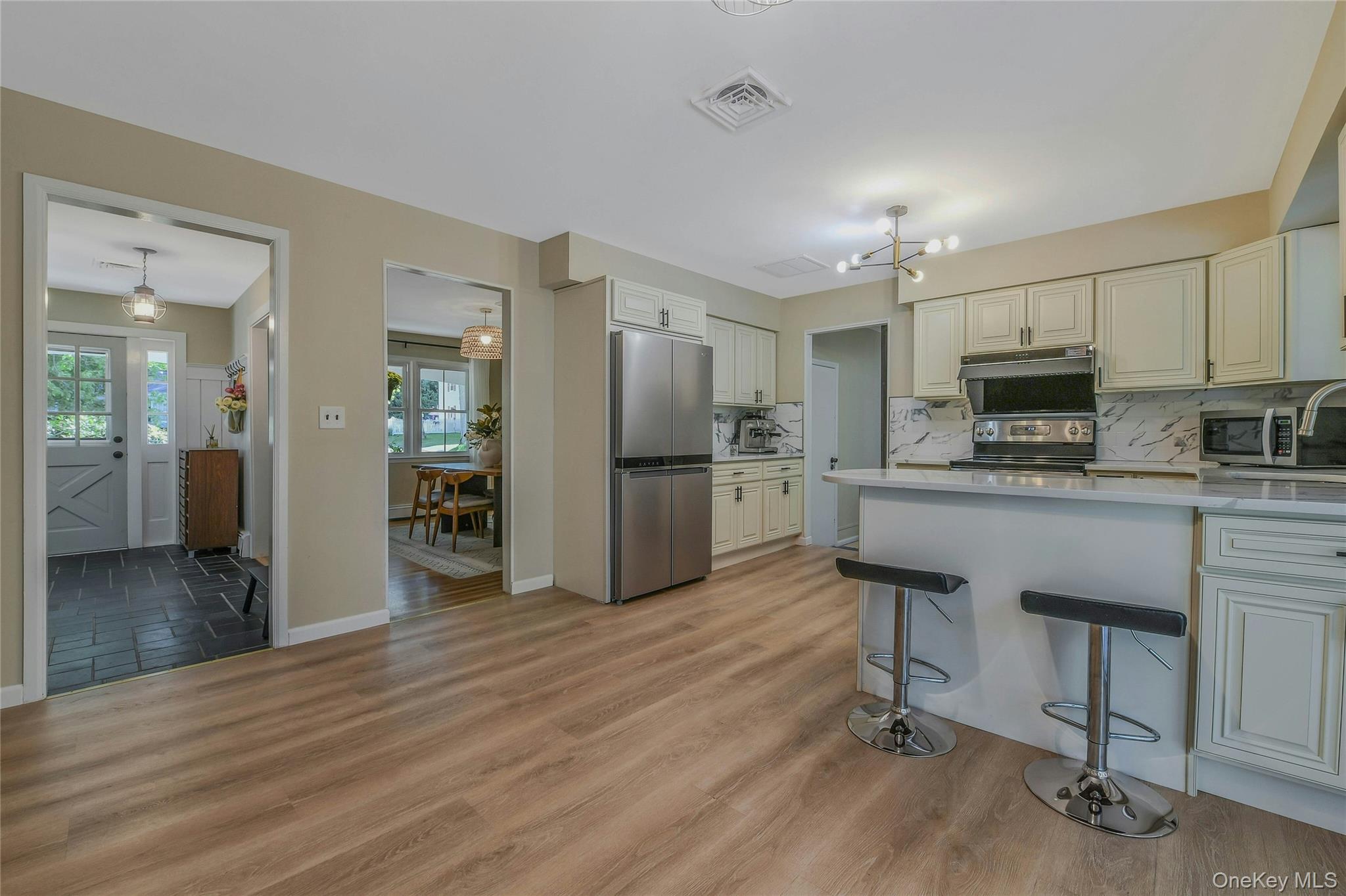 19 Fox Road, East Setauket, NY 11733