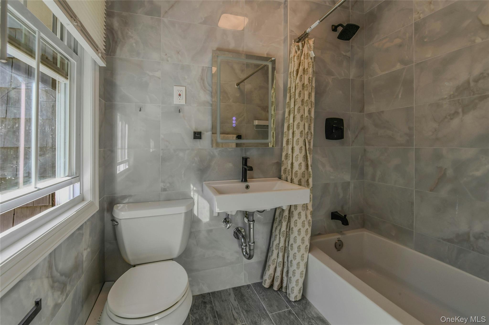 19 Fox Road, East Setauket, NY 11733