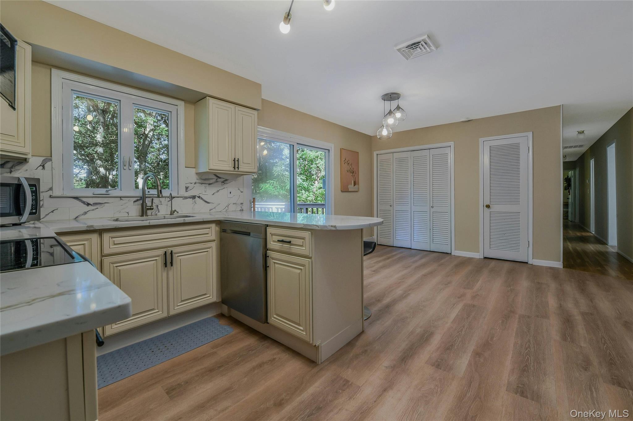 19 Fox Road, East Setauket, NY 11733