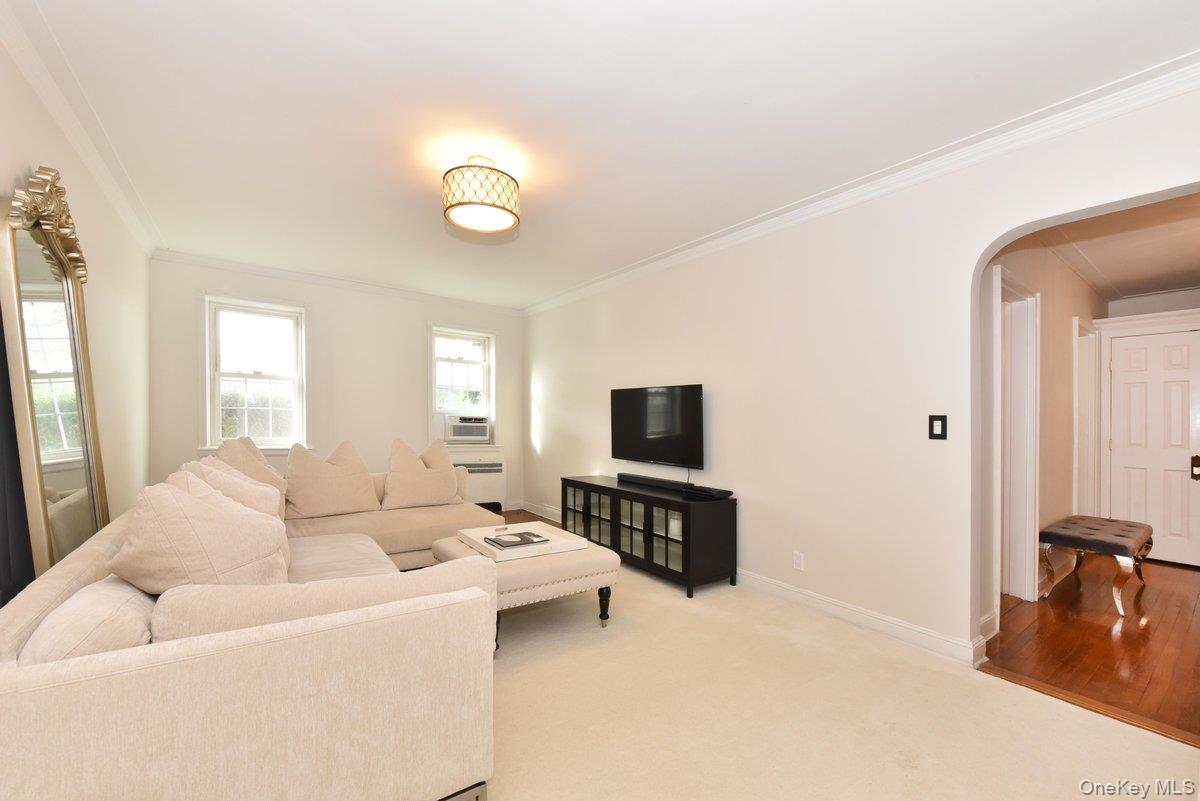 106 S Village Avenue # 1D, Rockville Centre, NY 11572