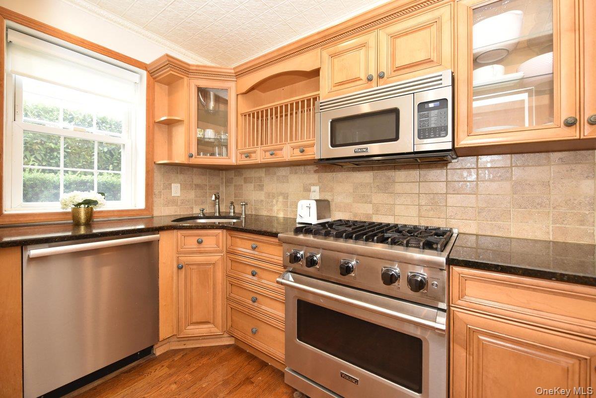 106 S Village Avenue # 1D, Rockville Centre, NY 11572