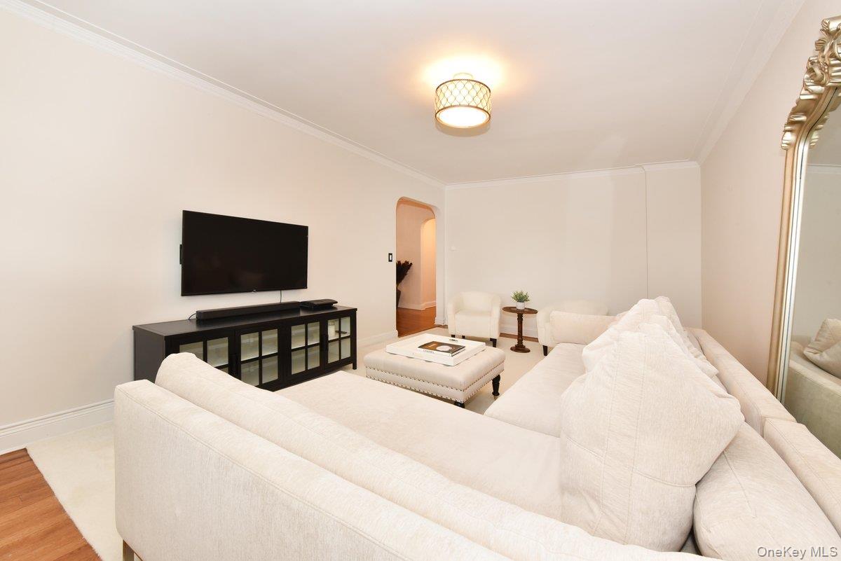 106 S Village Avenue # 1D, Rockville Centre, NY 11572