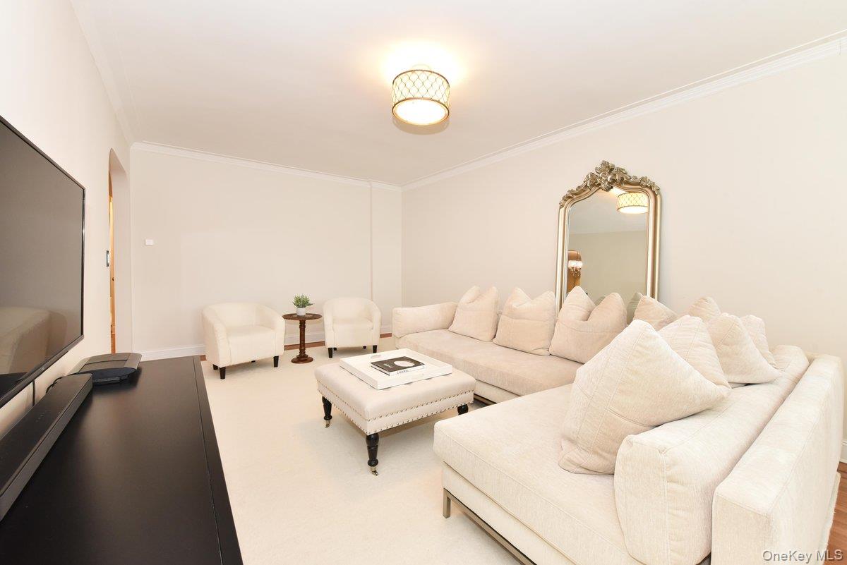 106 S Village Avenue # 1D, Rockville Centre, NY 11572