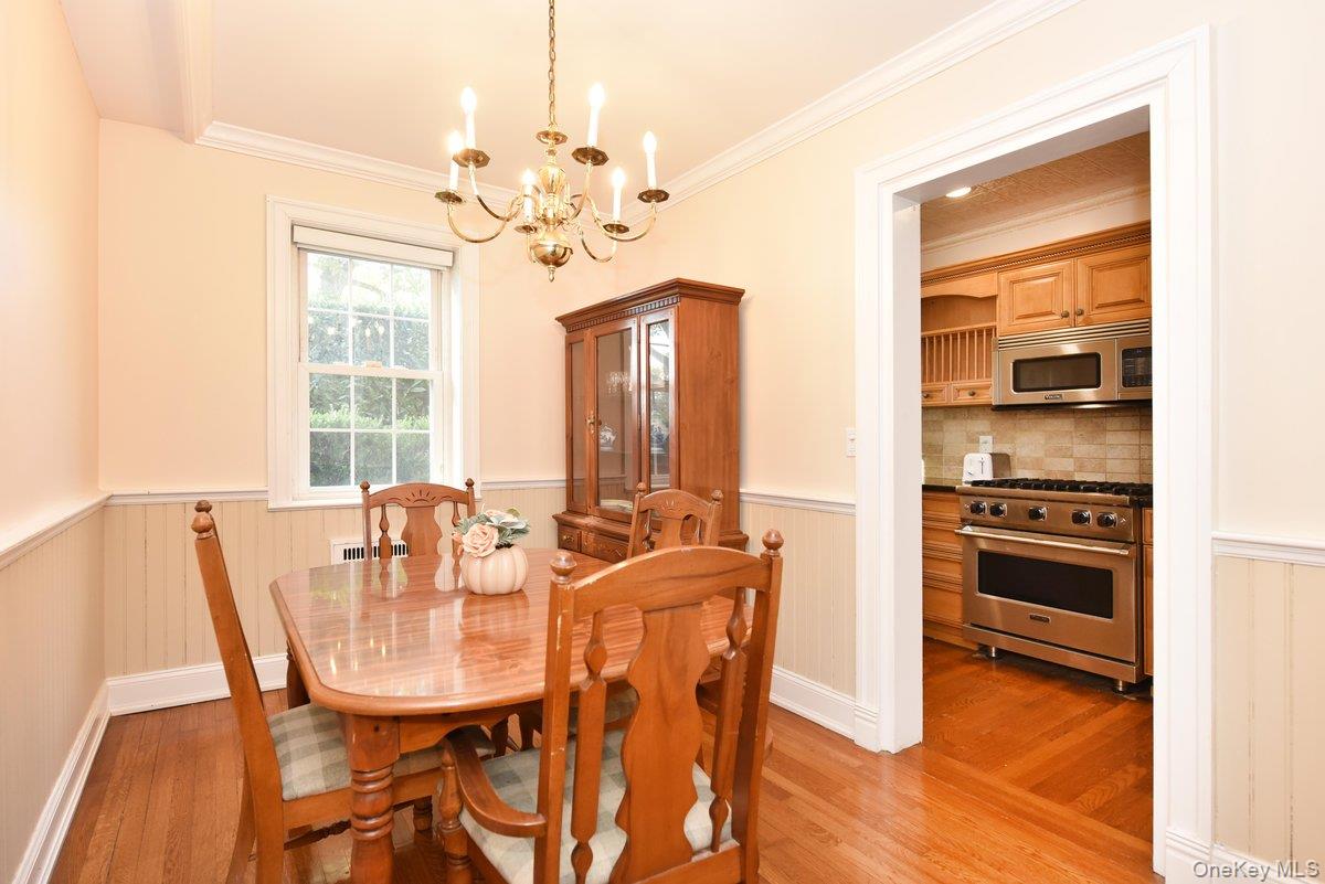 106 S Village Avenue # 1D, Rockville Centre, NY 11572