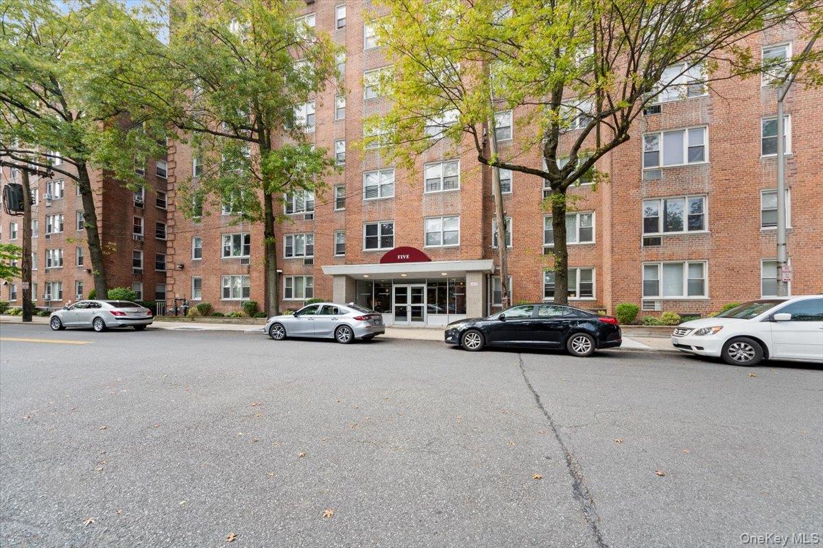 5 Sadore Lane # 5P, Yonkers, NY 10710
