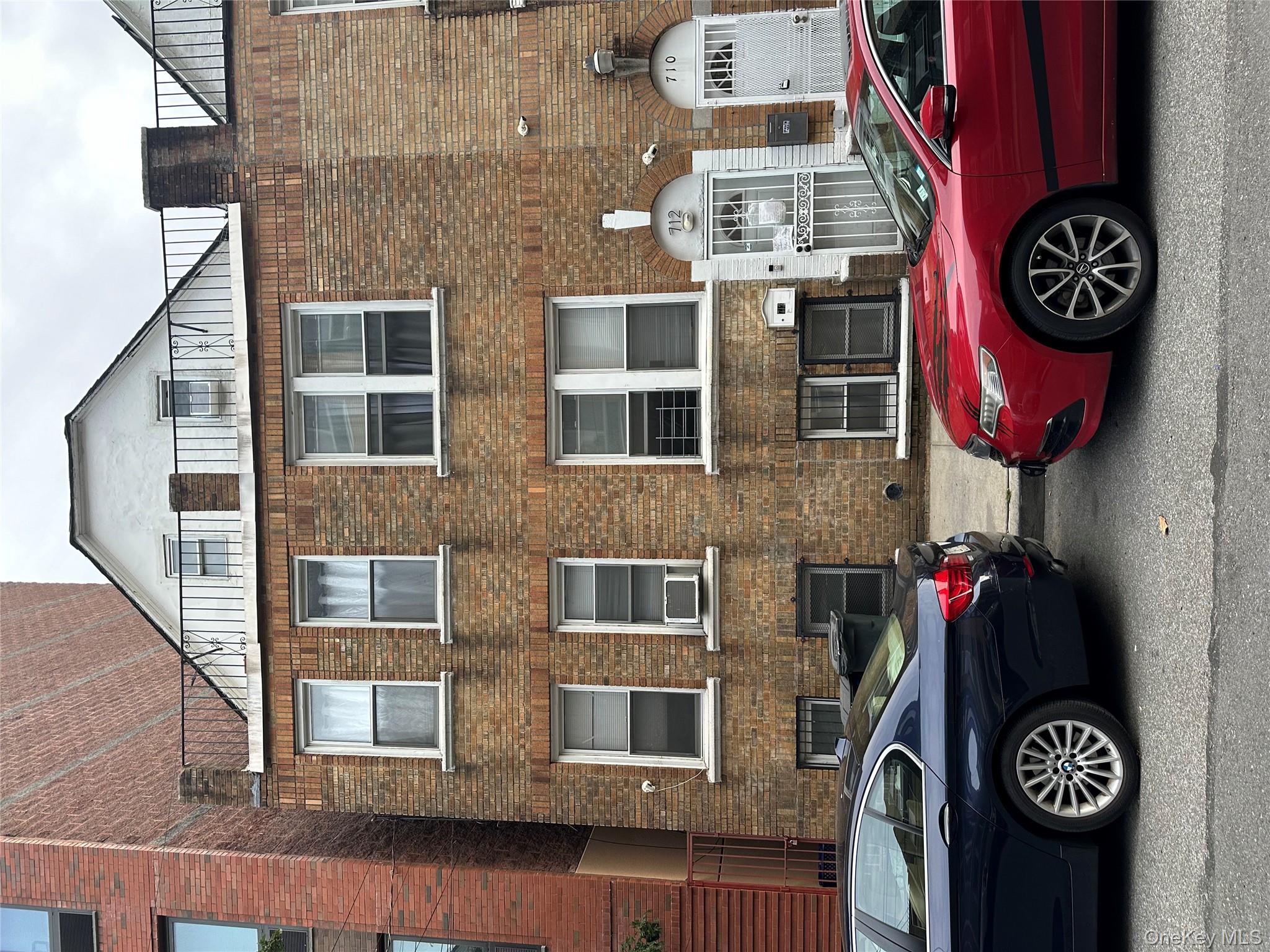 712 E 211th Street, Bronx, NY 10467