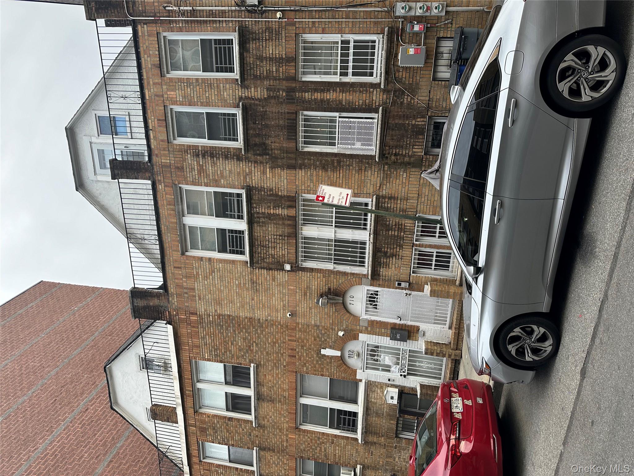 712 E 211th Street, Bronx, NY 10467