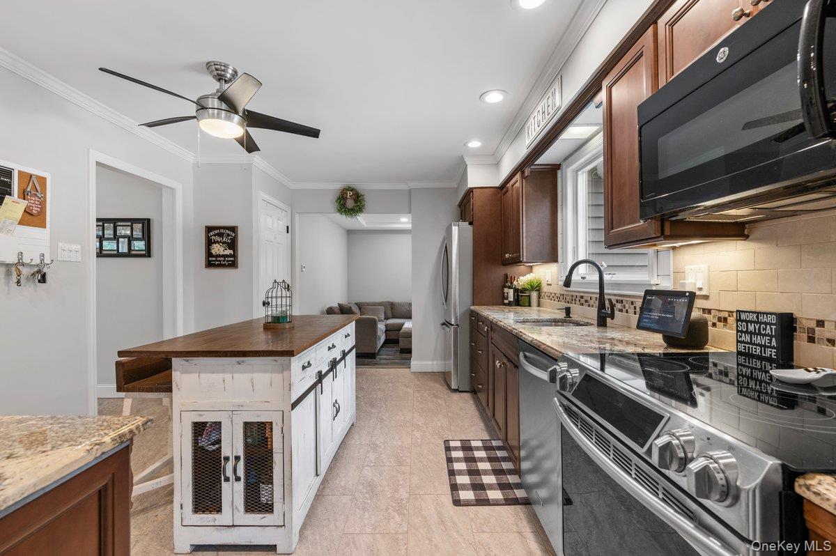 117 N 1st Street, Sayville, NY 11782