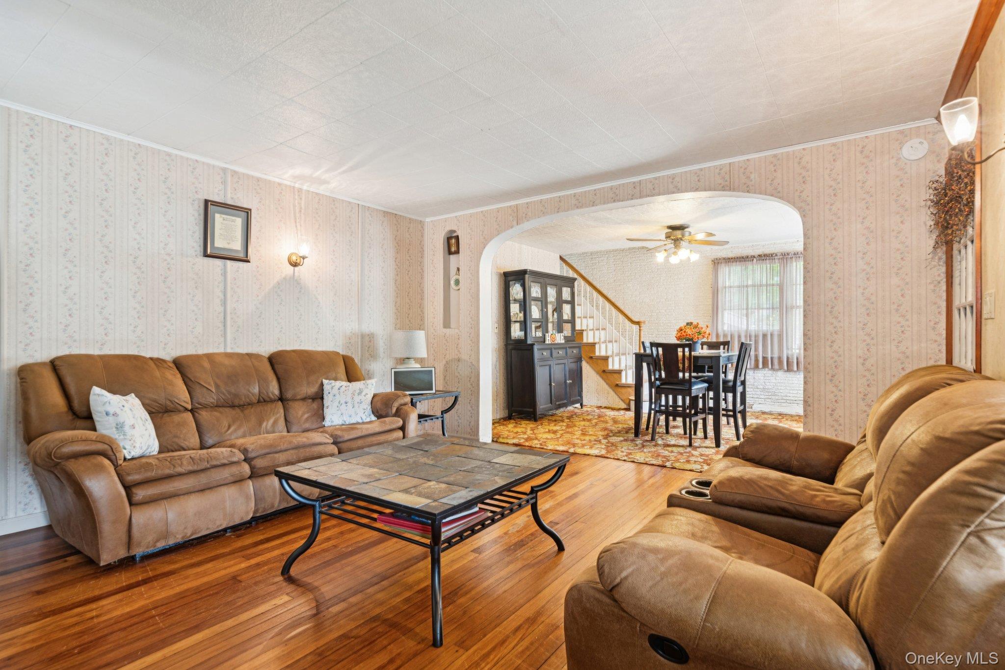 24 3rd Avenue, Central Islip, NY 11722