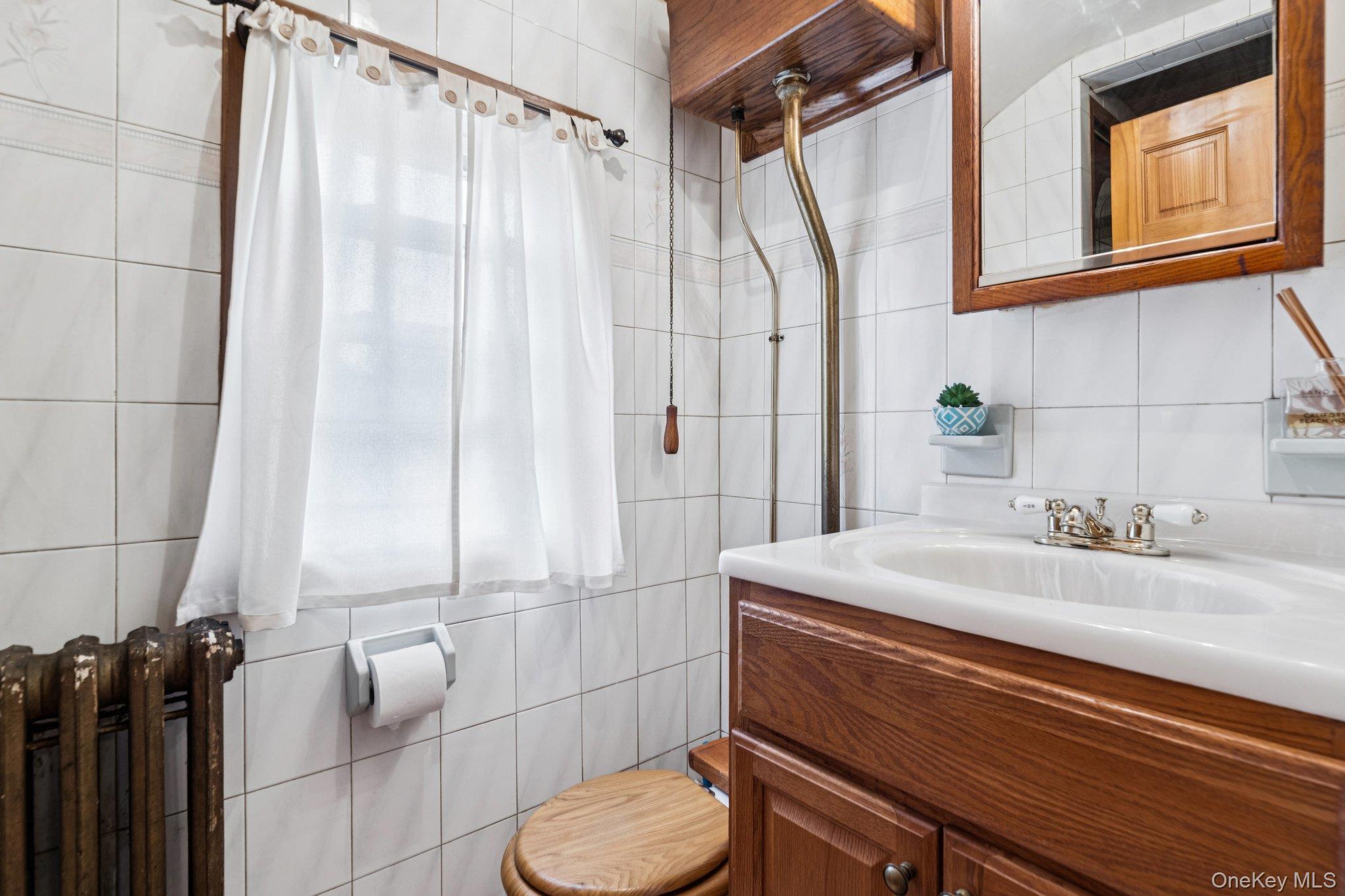 24 3rd Avenue, Central Islip, NY 11722