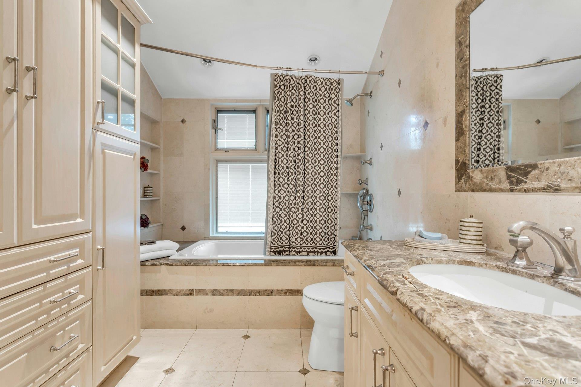 78 Chestnut Street, Glen Cove, NY 11542