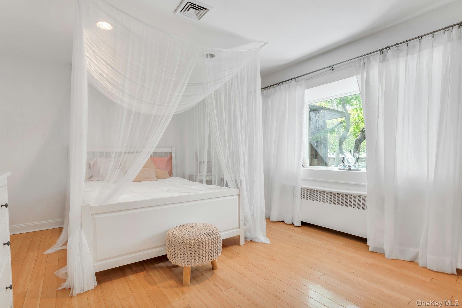 78 Chestnut Street, Glen Cove, NY 11542