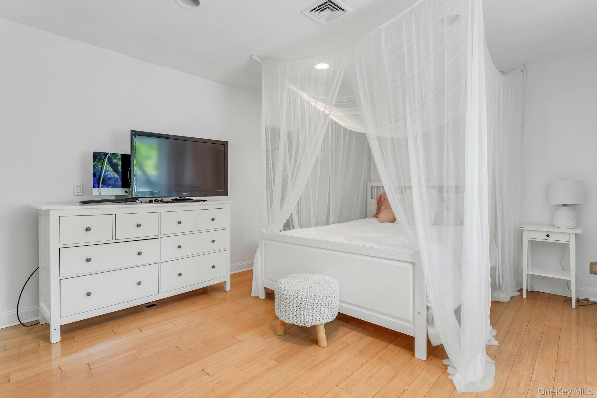 78 Chestnut Street, Glen Cove, NY 11542