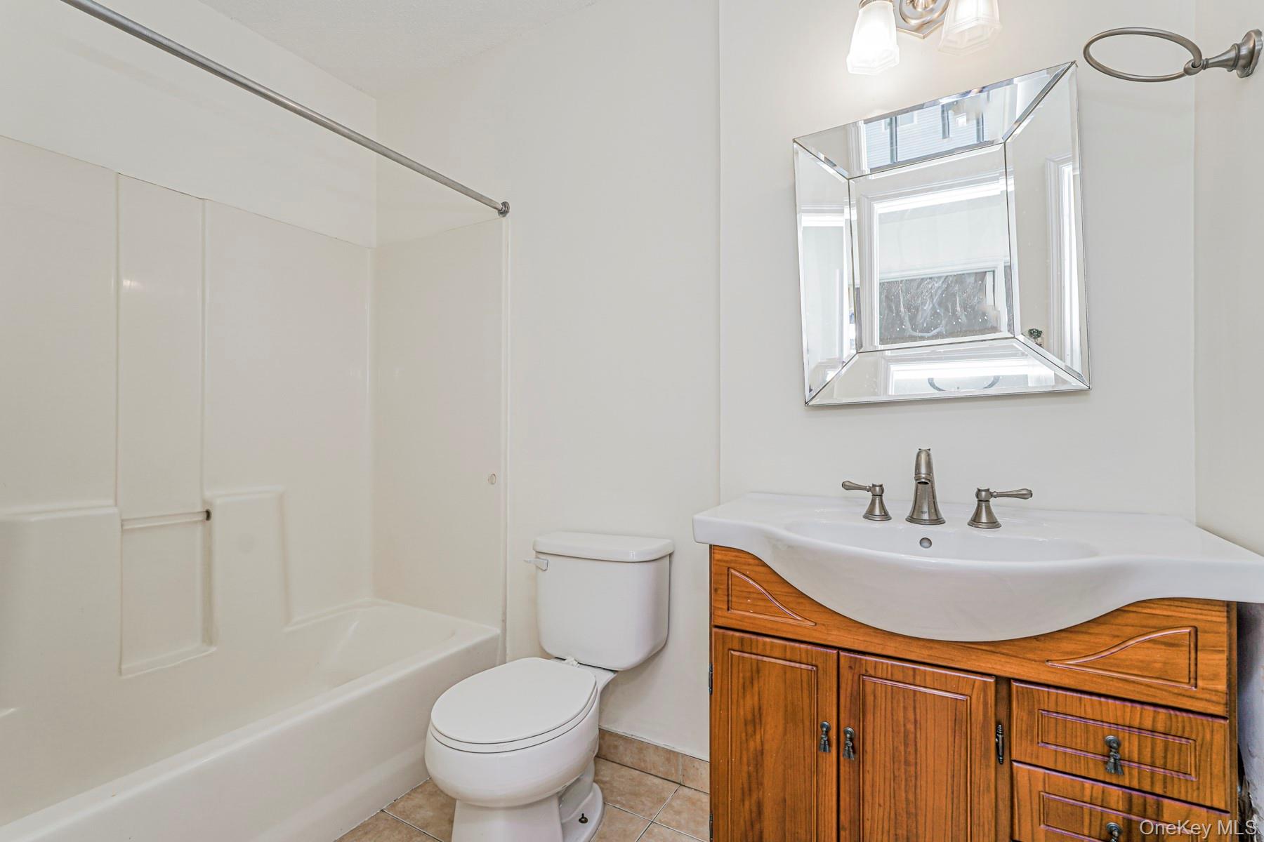 670 Ilyssa Way, Staten Island, NY 10312