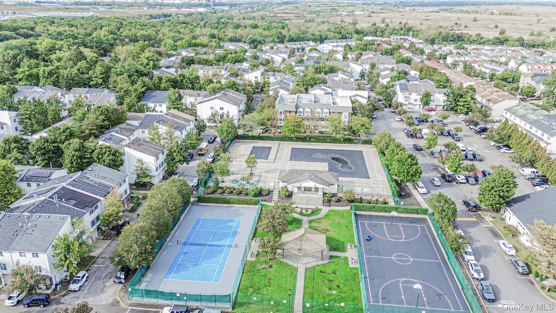 670 Ilyssa Way, Staten Island, NY 10312