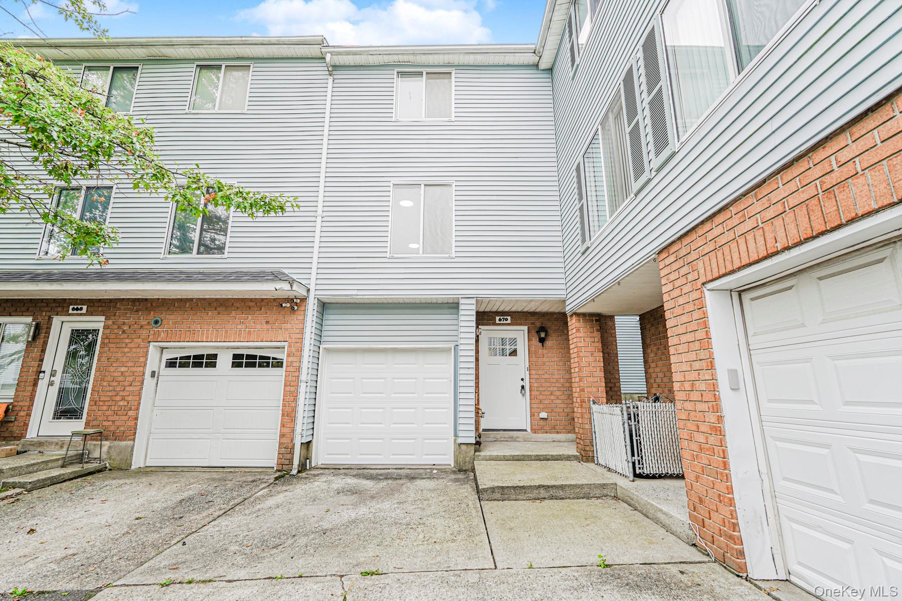 670 Ilyssa Way, Staten Island, NY 10312