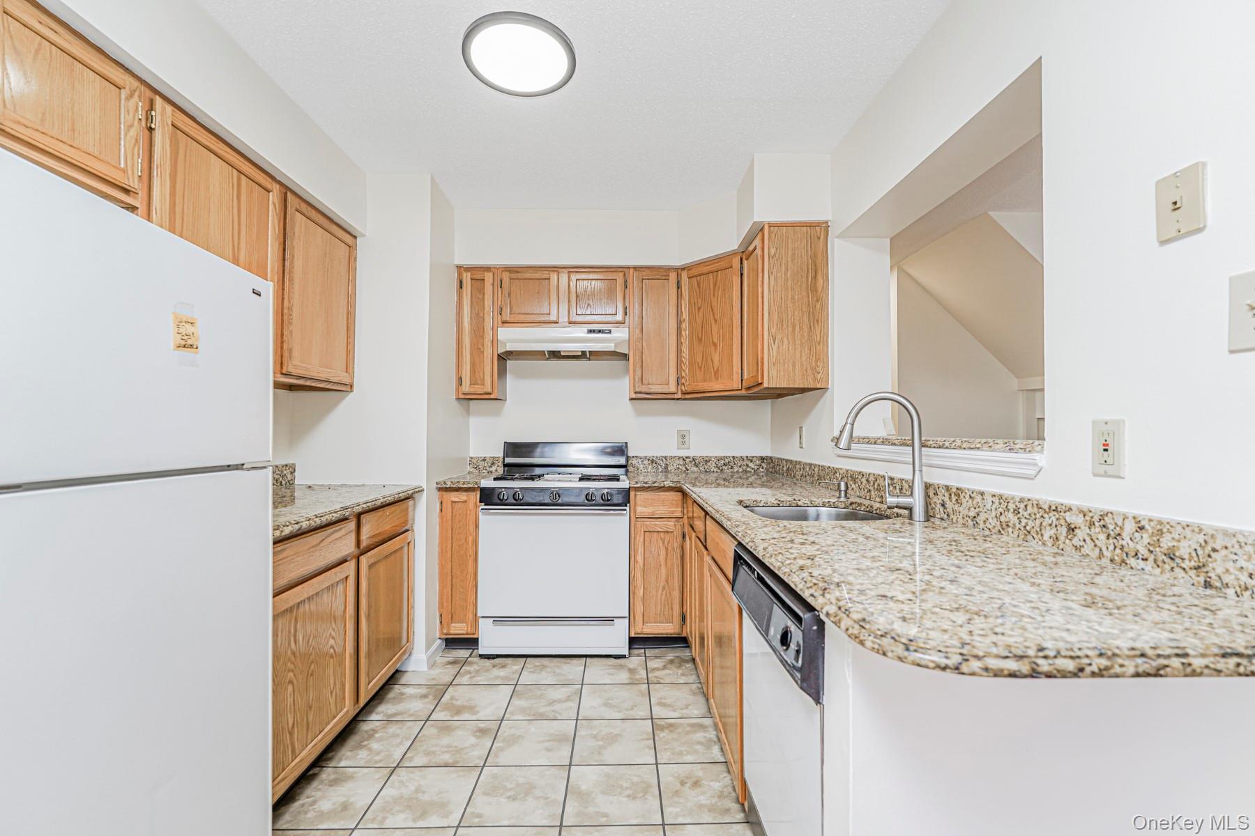 670 Ilyssa Way, Staten Island, NY 10312