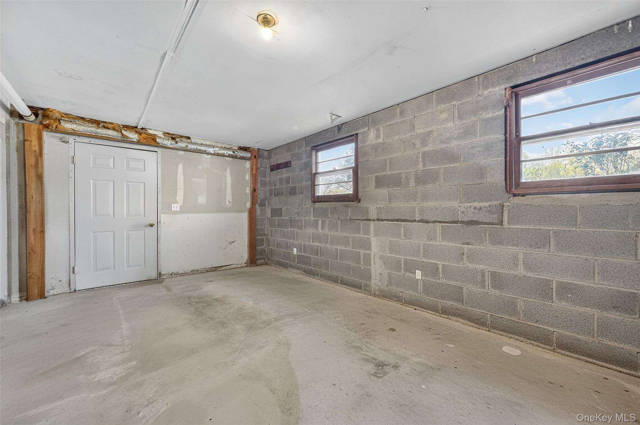 672 Waterbury Hill Road, Lagrangeville, NY 12540