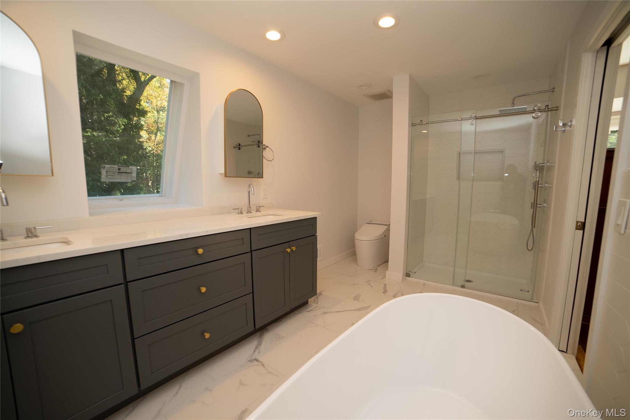 704 Short Beach Road, Nissequogue, NY 11780