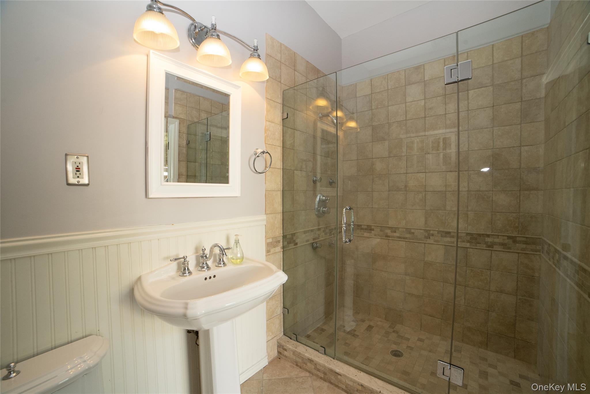 704 Short Beach Road, Nissequogue, NY 11780