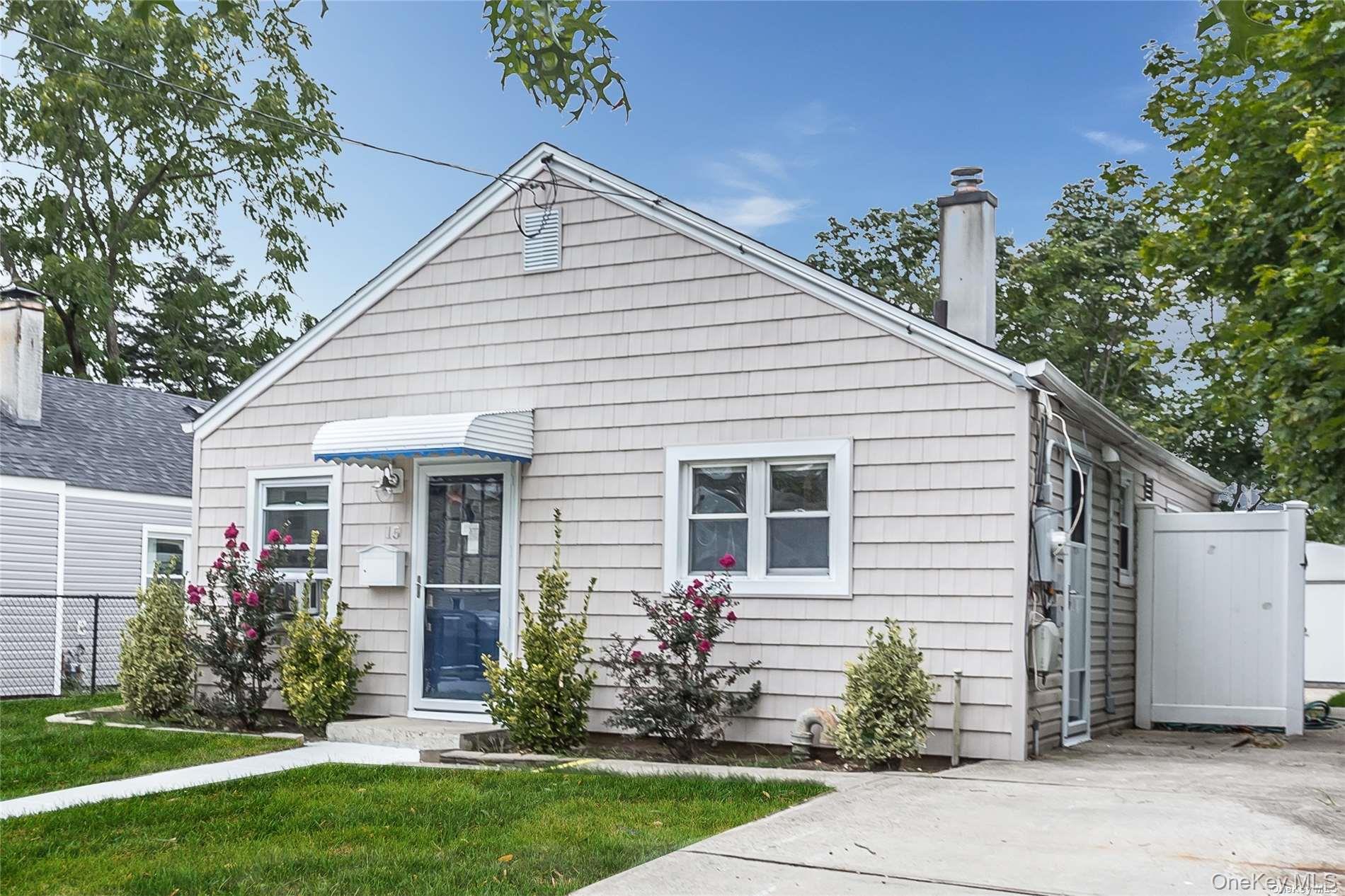 15 Pilot Street, Hempstead, NY 11550