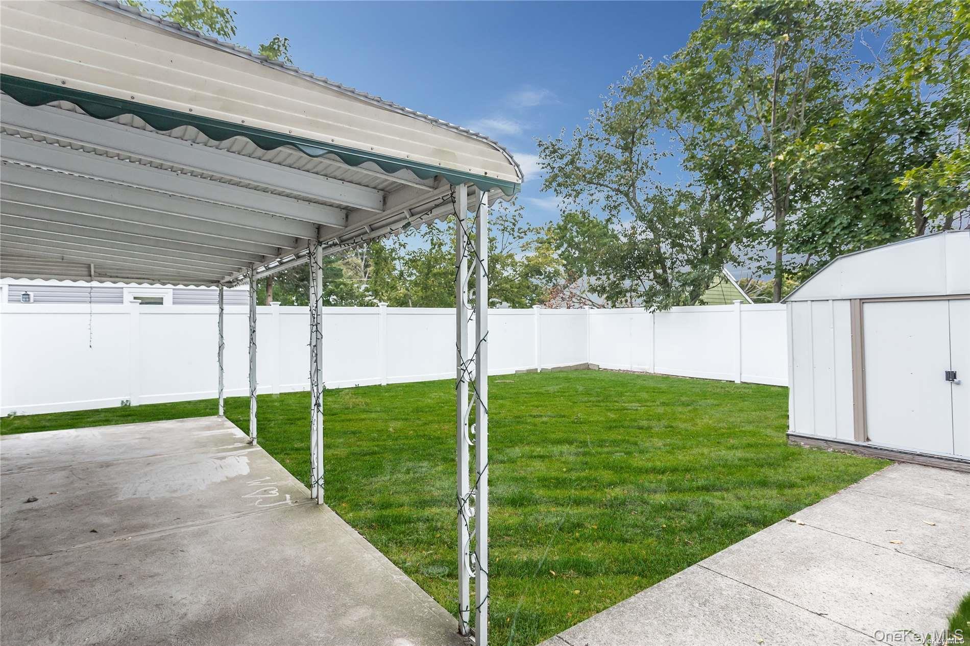 15 Pilot Street, Hempstead, NY 11550