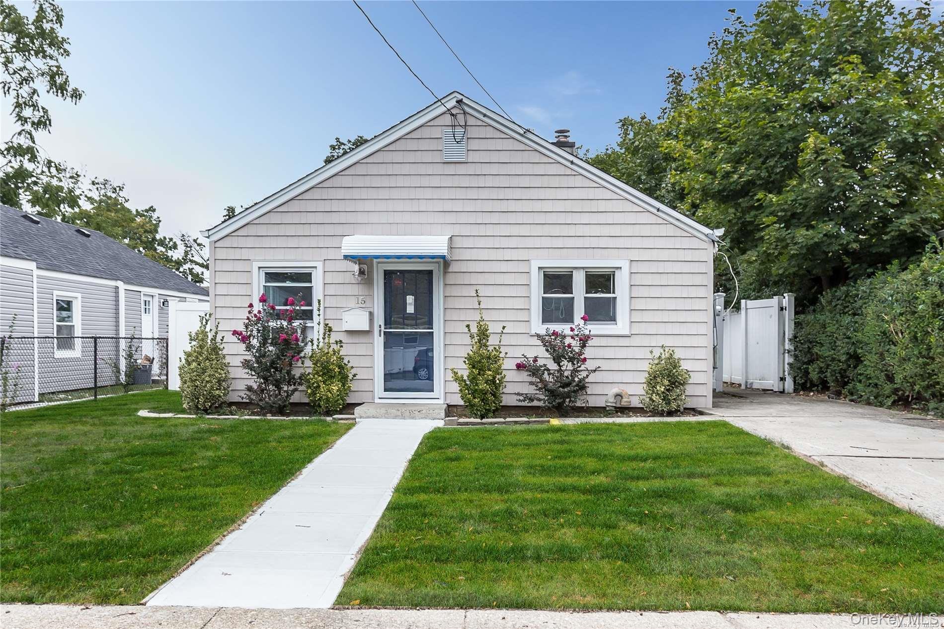 15 Pilot Street, Hempstead, NY 11550