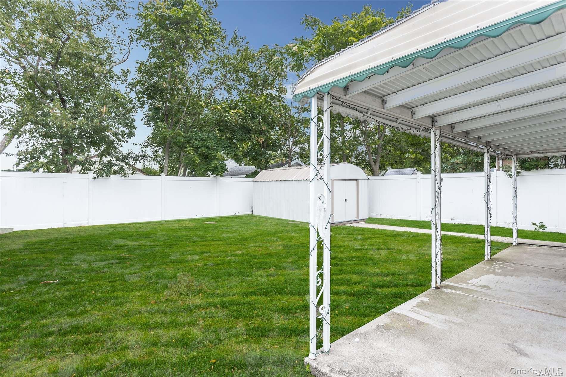 15 Pilot Street, Hempstead, NY 11550