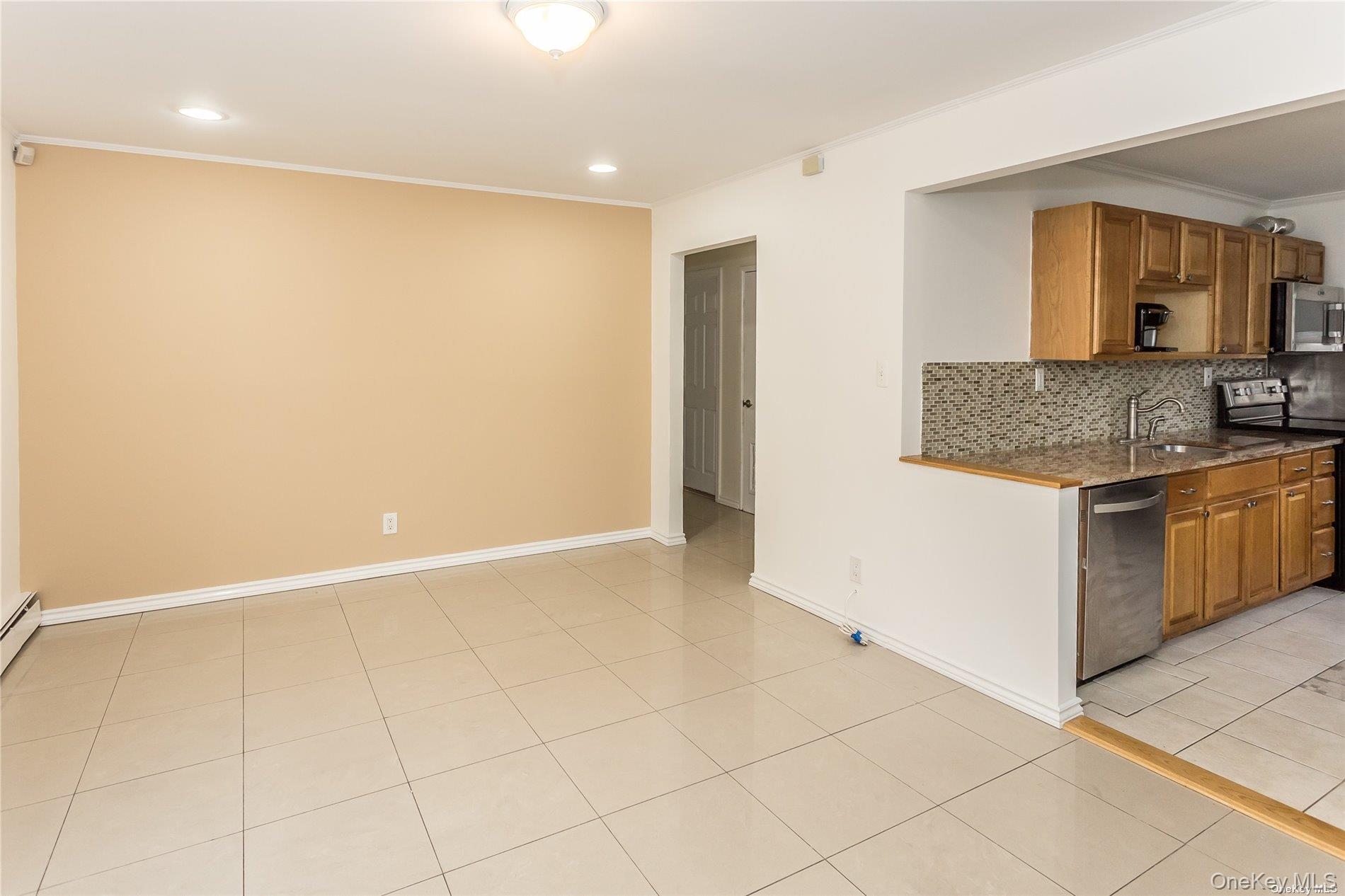 15 Pilot Street, Hempstead, NY 11550