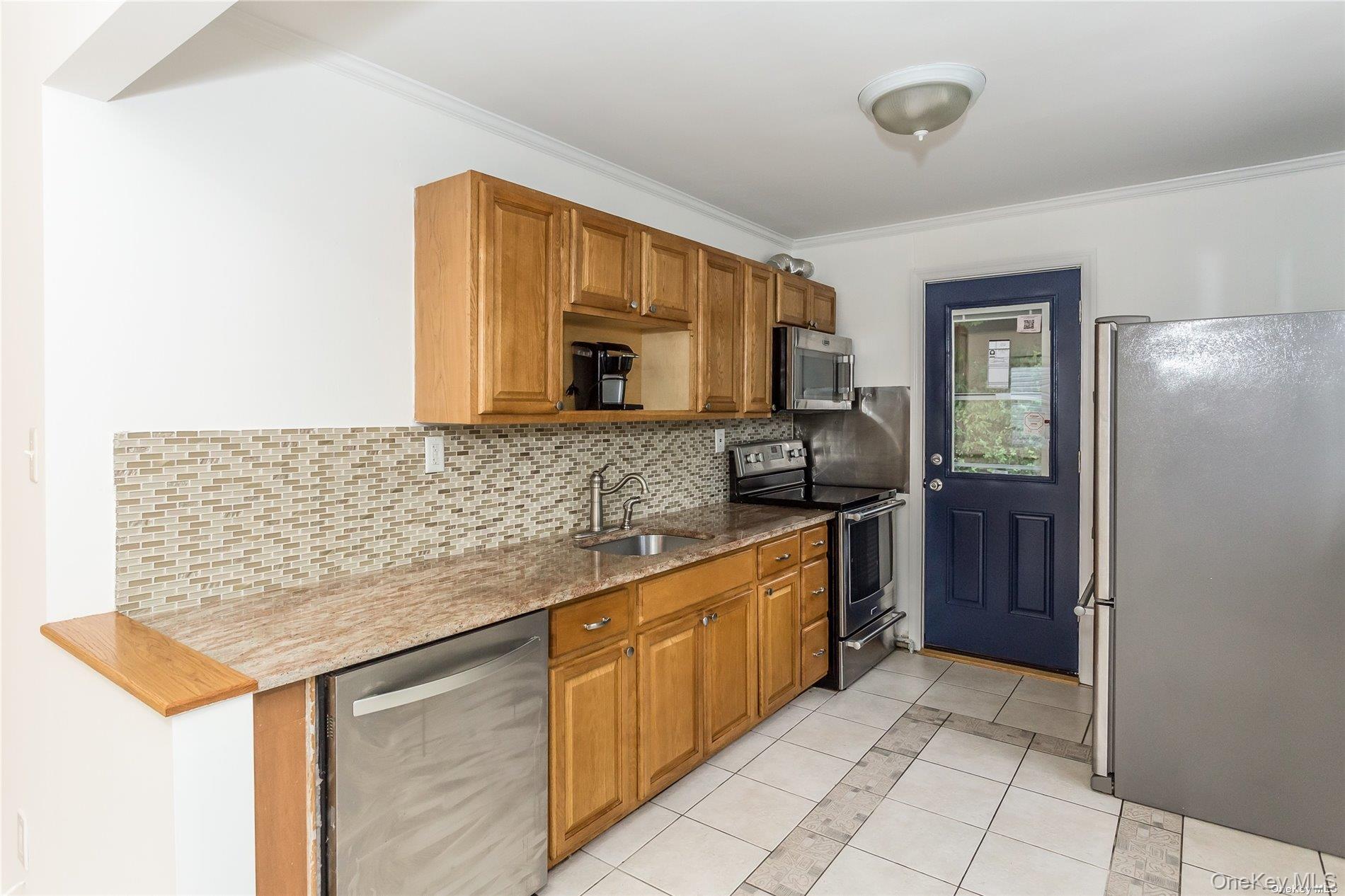 15 Pilot Street, Hempstead, NY 11550