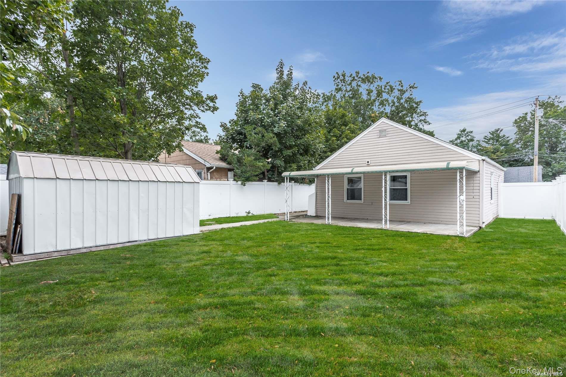 15 Pilot Street, Hempstead, NY 11550