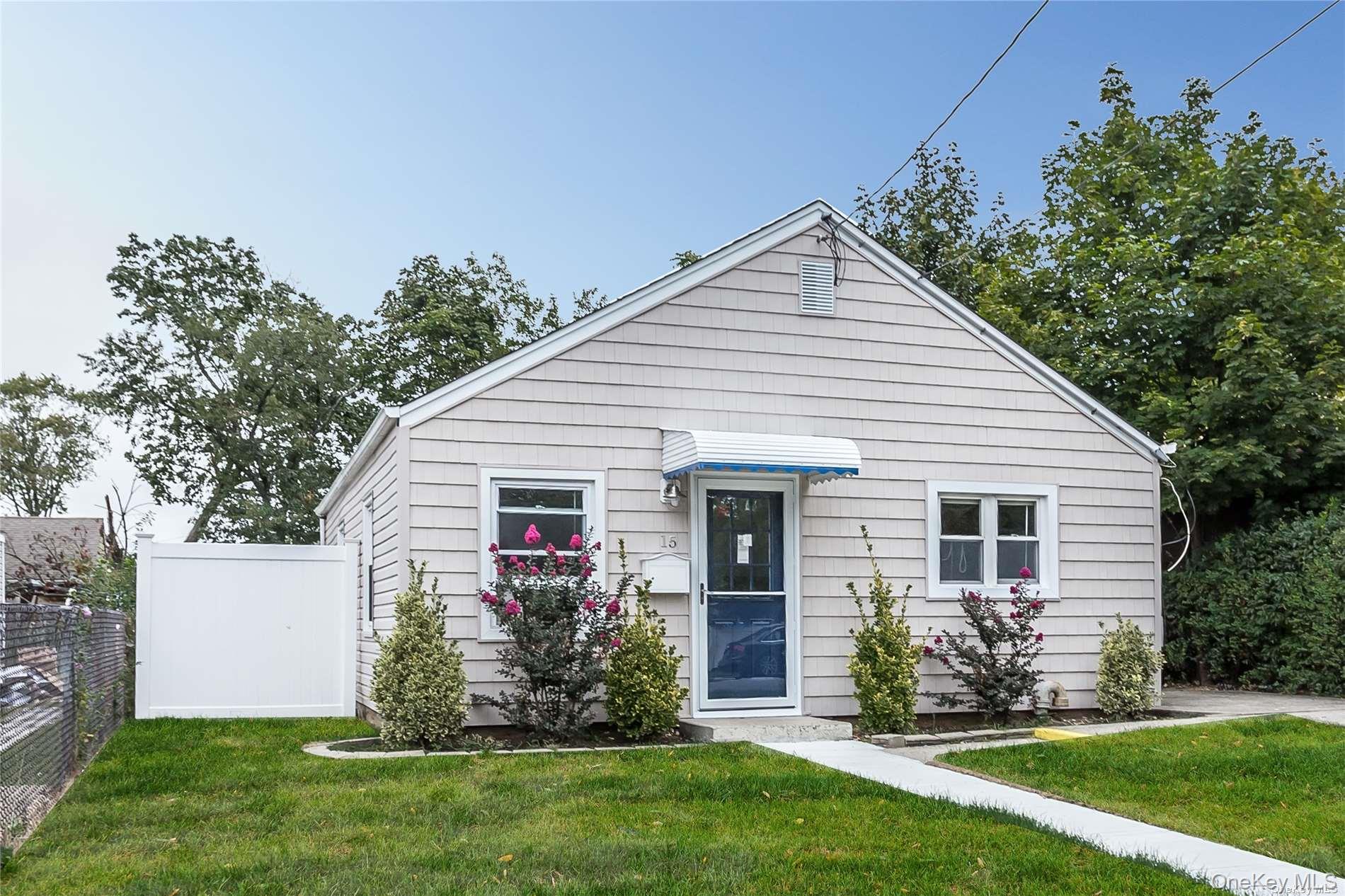 15 Pilot Street, Hempstead, NY 11550