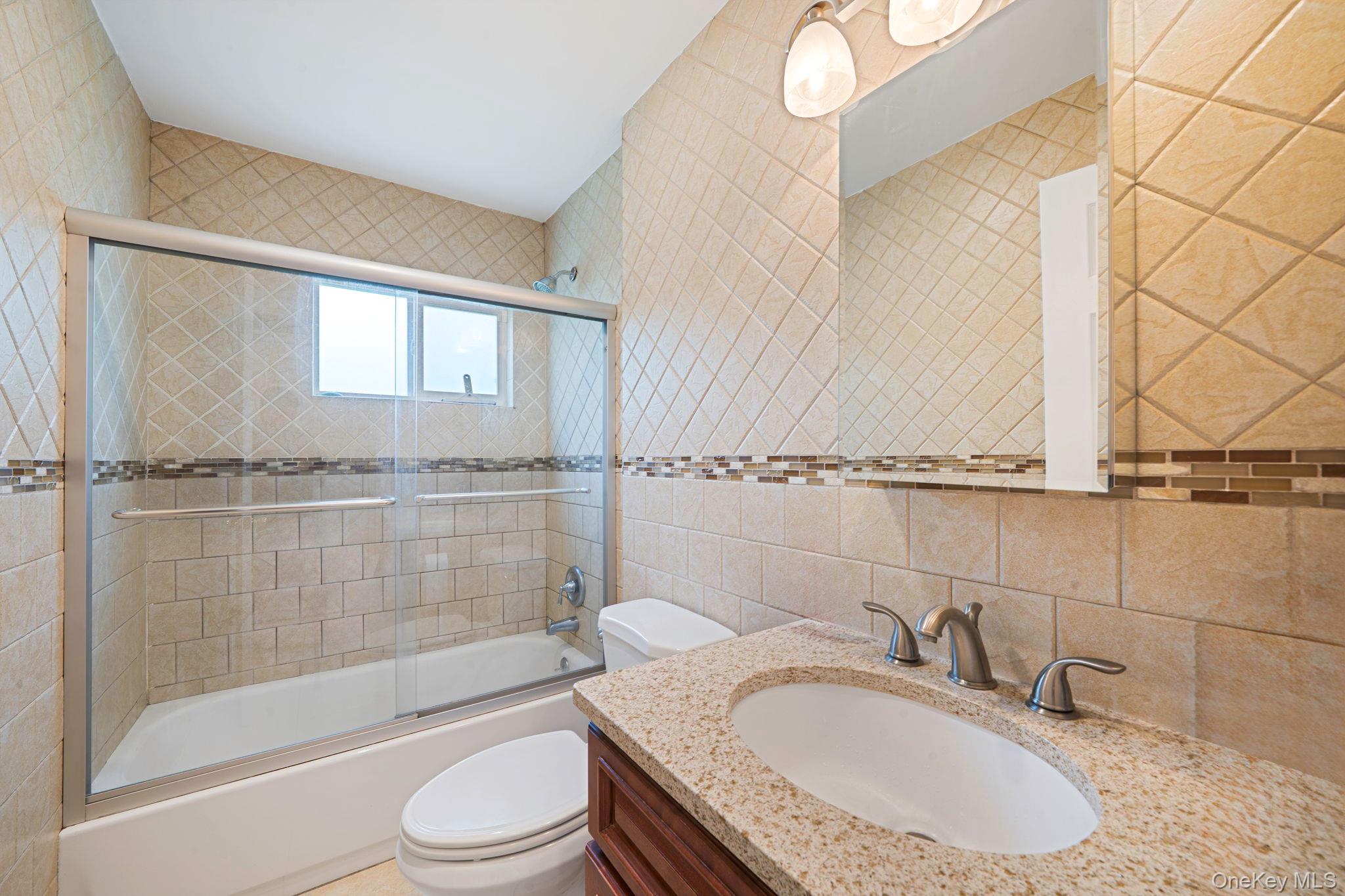 5 Hileen Drive, Kings Park, NY 11754