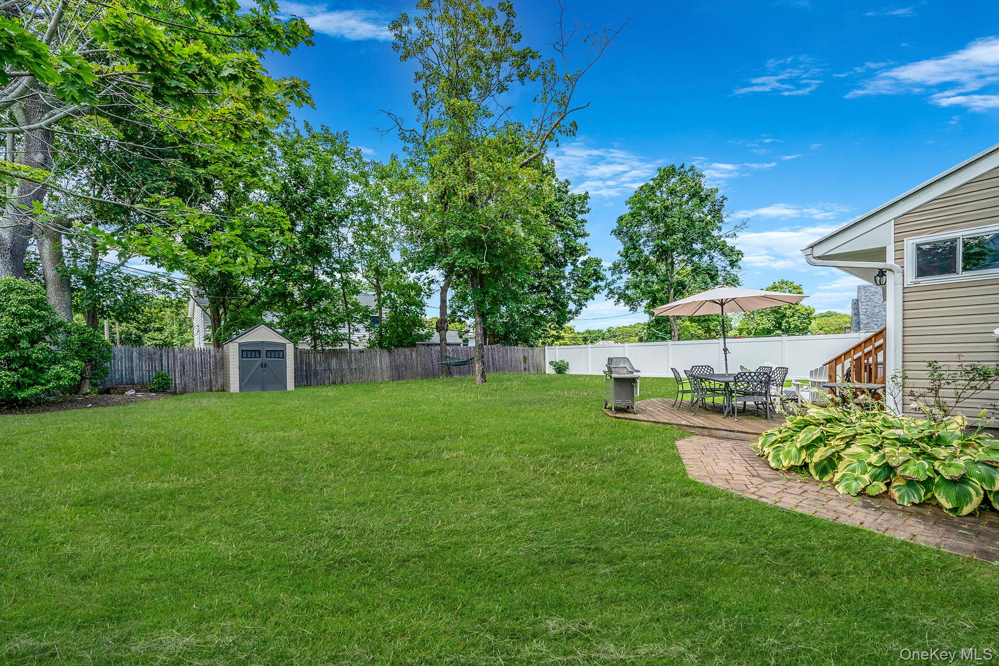 5 Hileen Drive, Kings Park, NY 11754