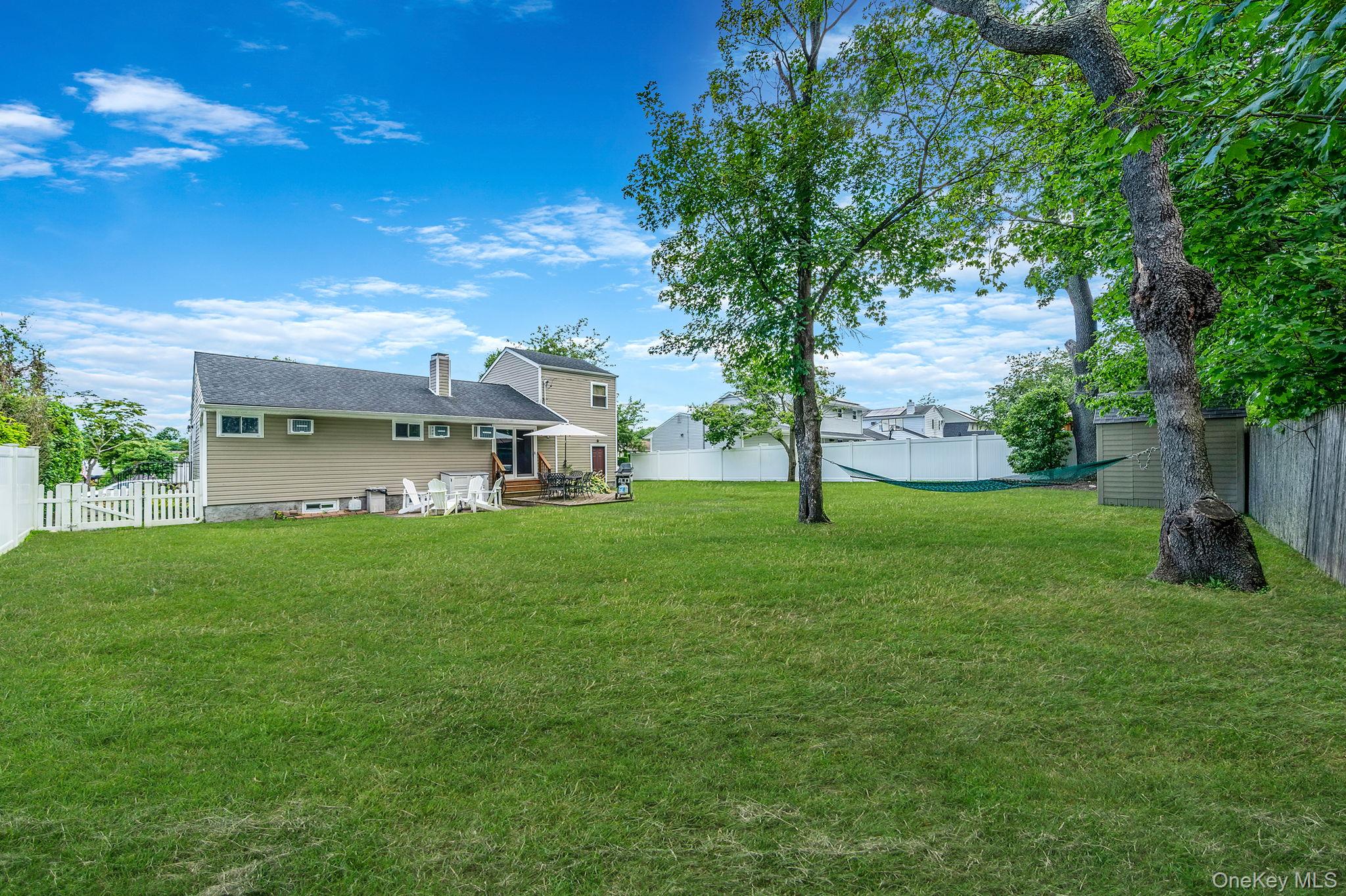 5 Hileen Drive, Kings Park, NY 11754