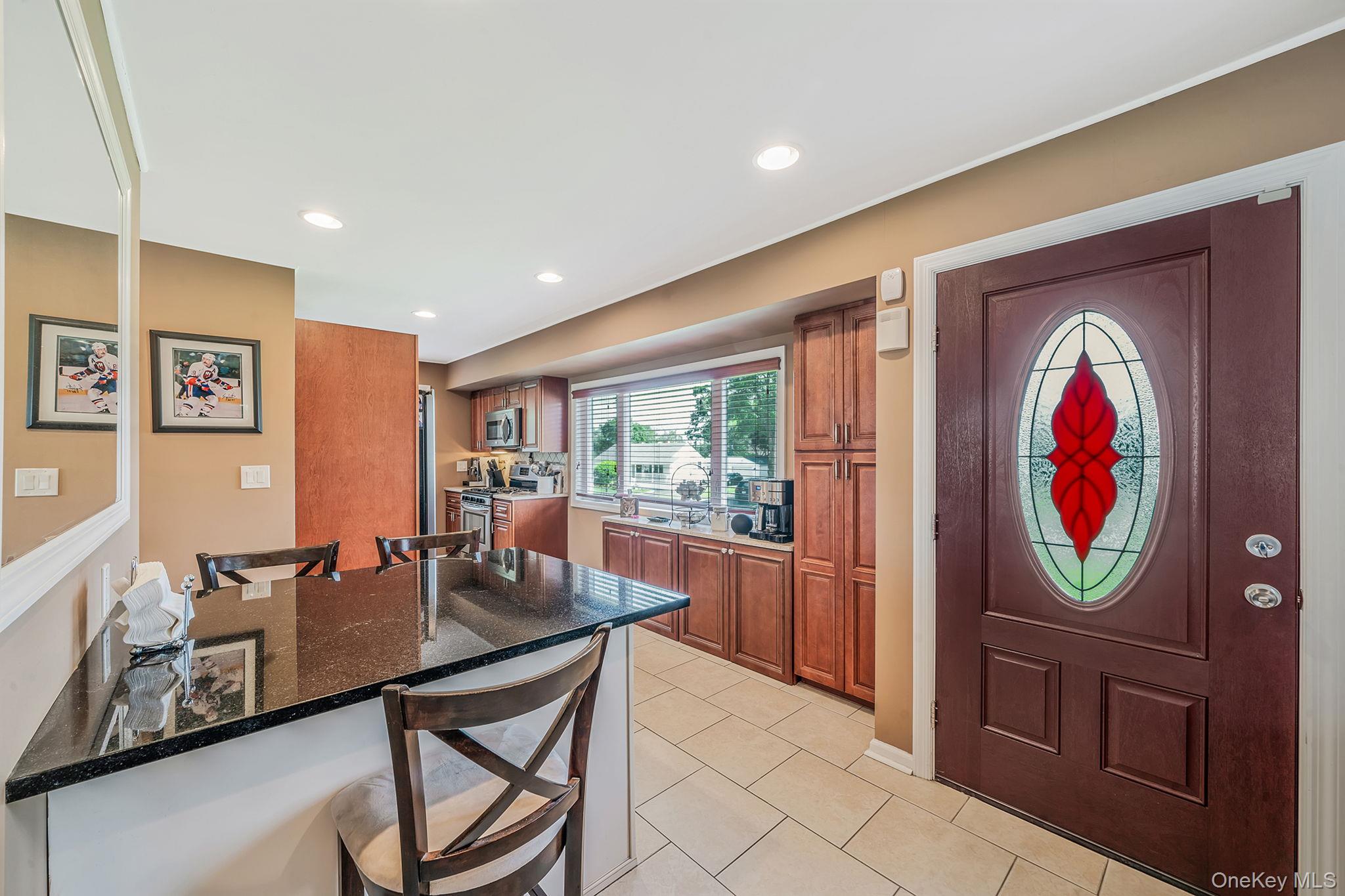 5 Hileen Drive, Kings Park, NY 11754