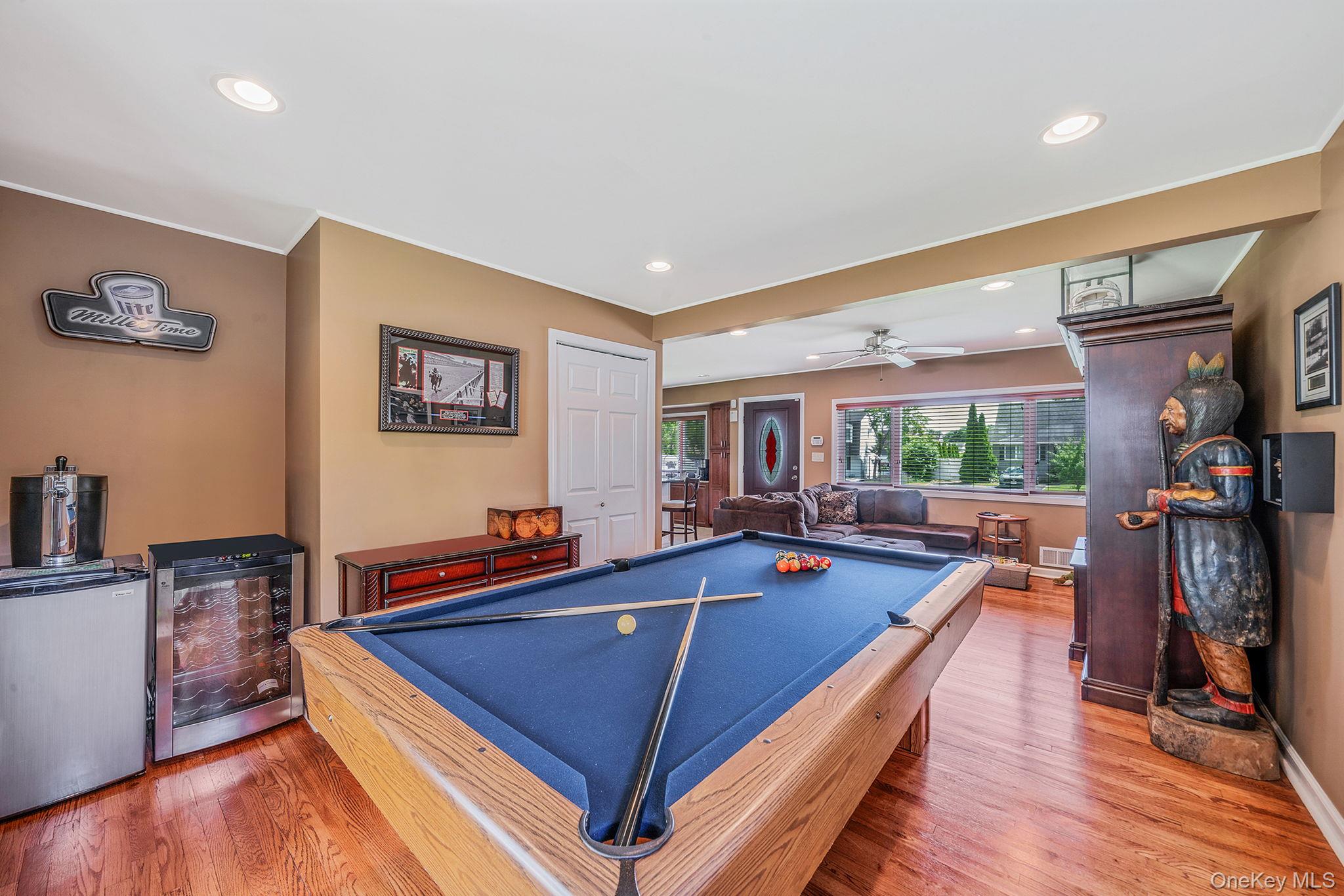 5 Hileen Drive, Kings Park, NY 11754