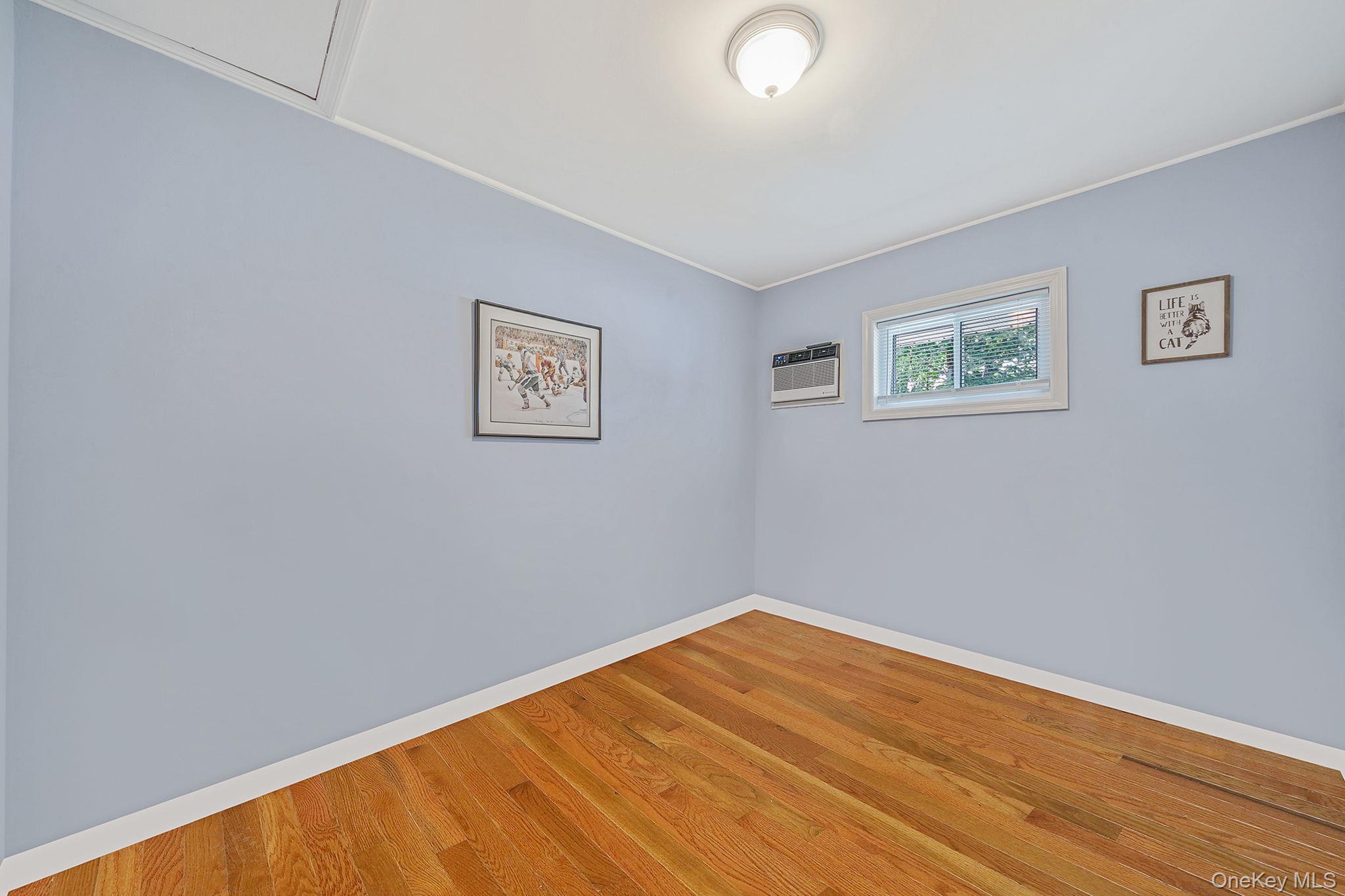 5 Hileen Drive, Kings Park, NY 11754