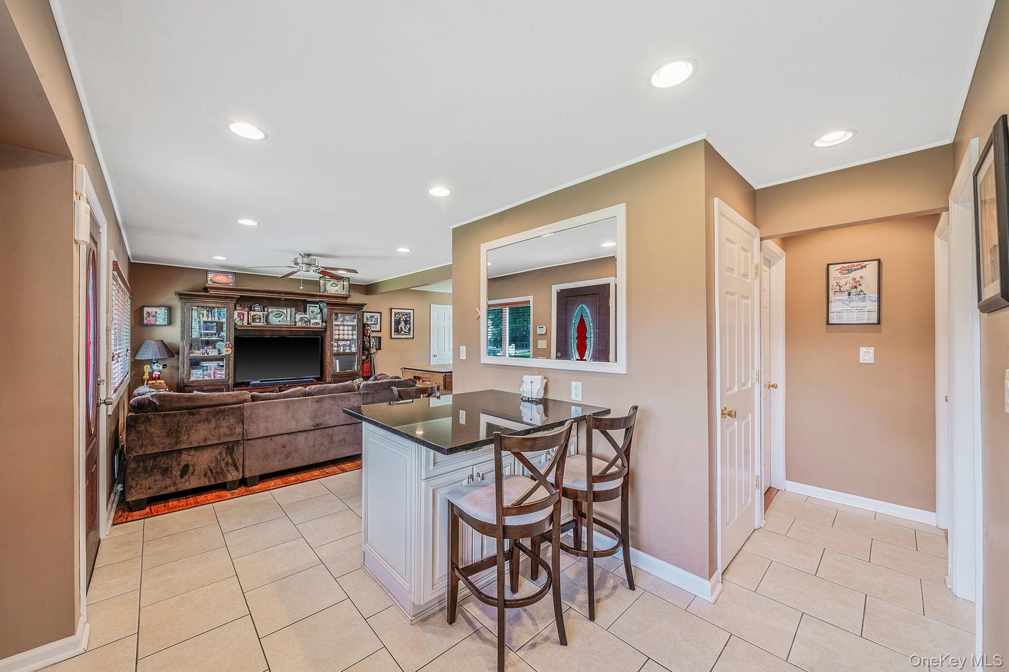 5 Hileen Drive, Kings Park, NY 11754