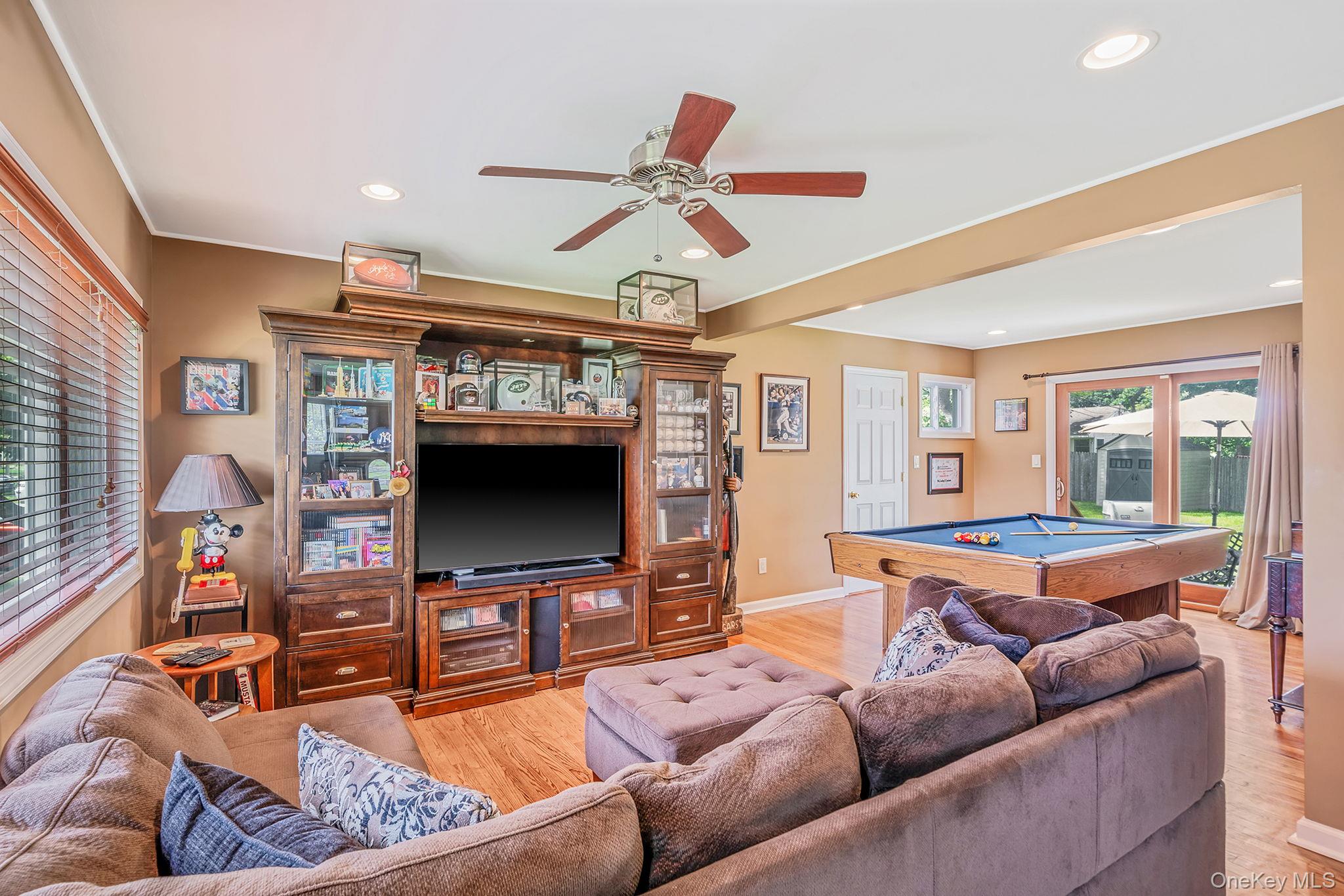 5 Hileen Drive, Kings Park, NY 11754