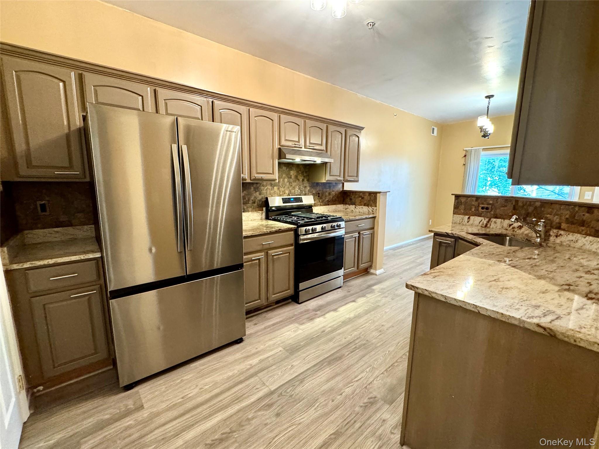 87 Kettles Lane, Medford, NY 11763