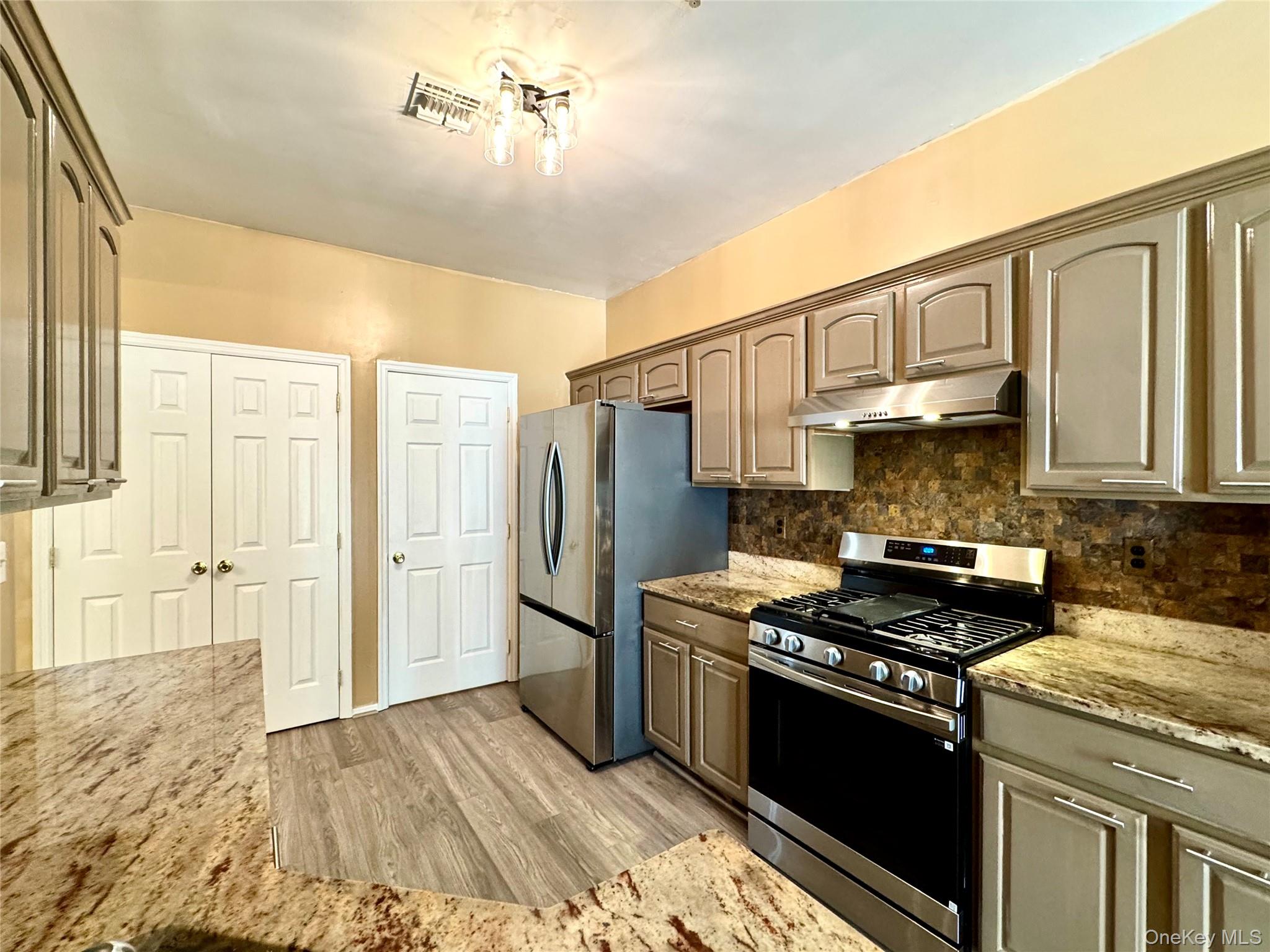 87 Kettles Lane, Medford, NY 11763