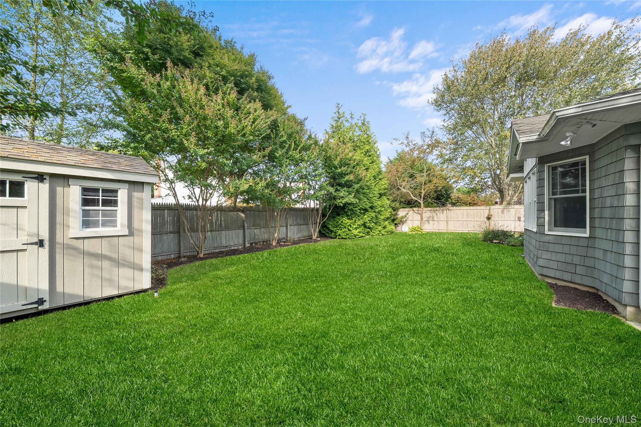 33 Robbins Avenue, Babylon, NY 11702