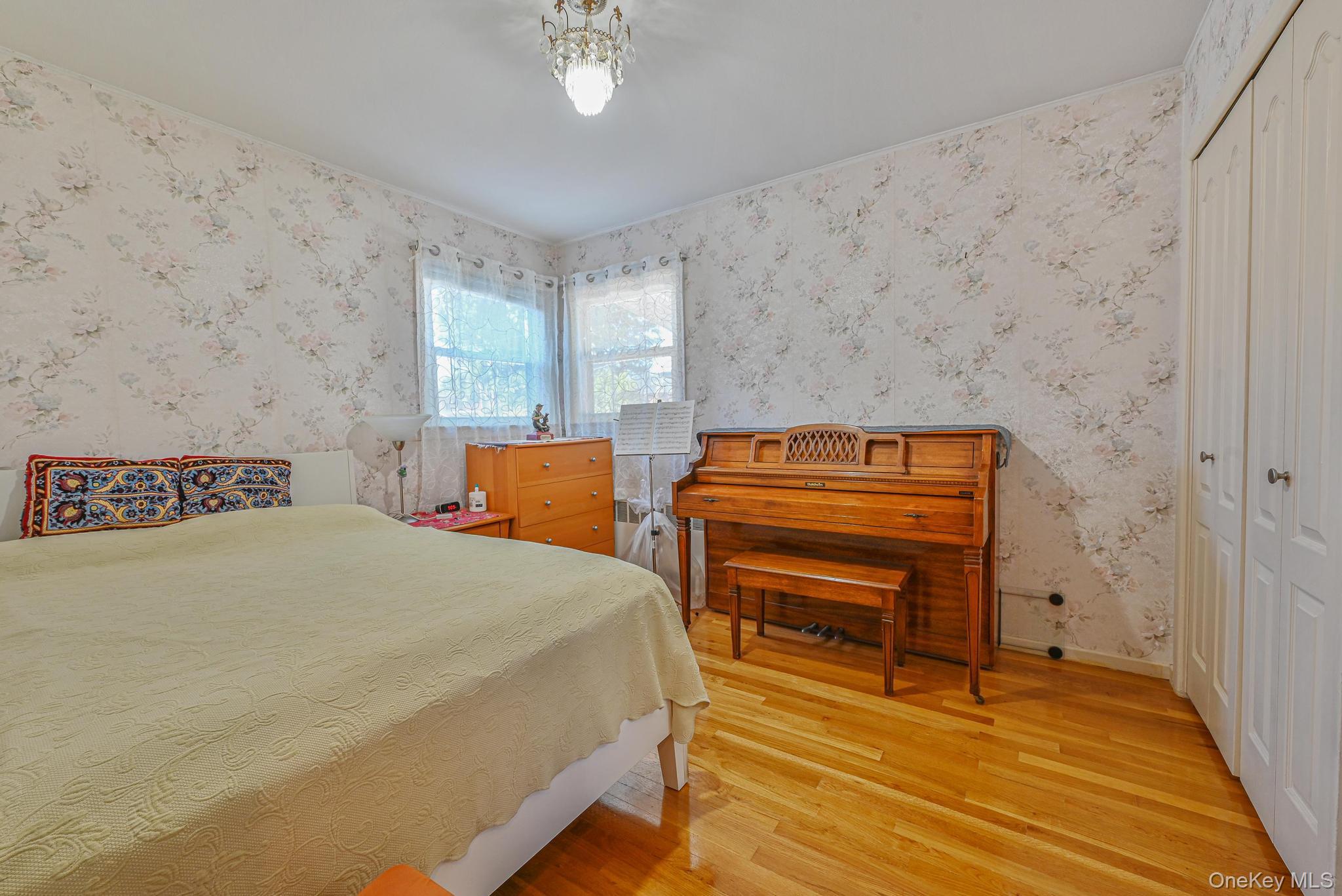 9 Evelyn Lane, Syosset, NY 11791