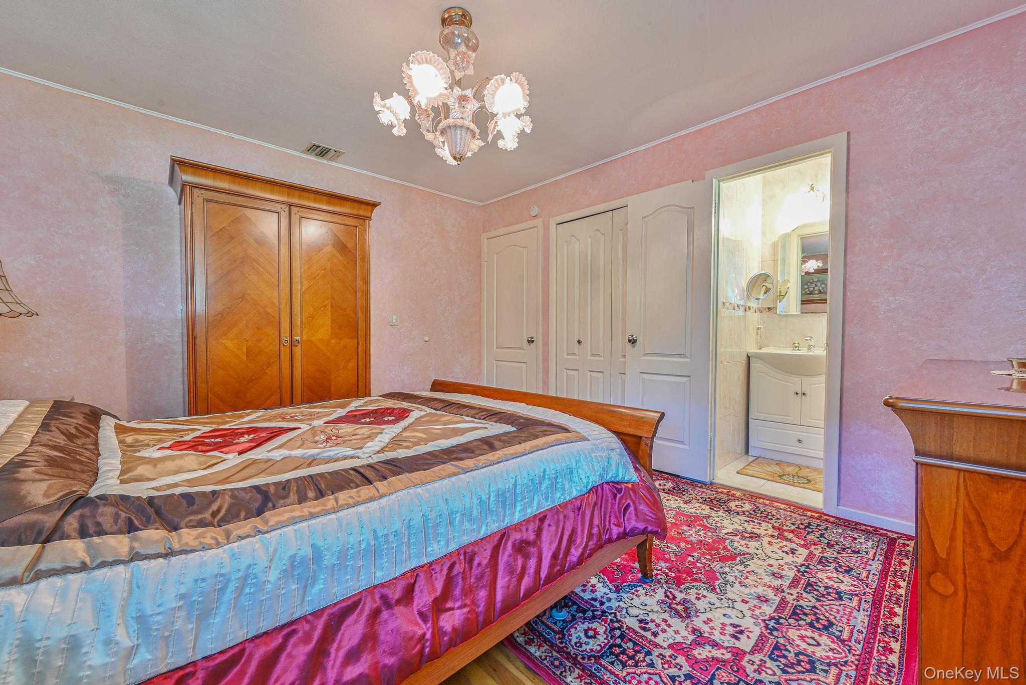 9 Evelyn Lane, Syosset, NY 11791