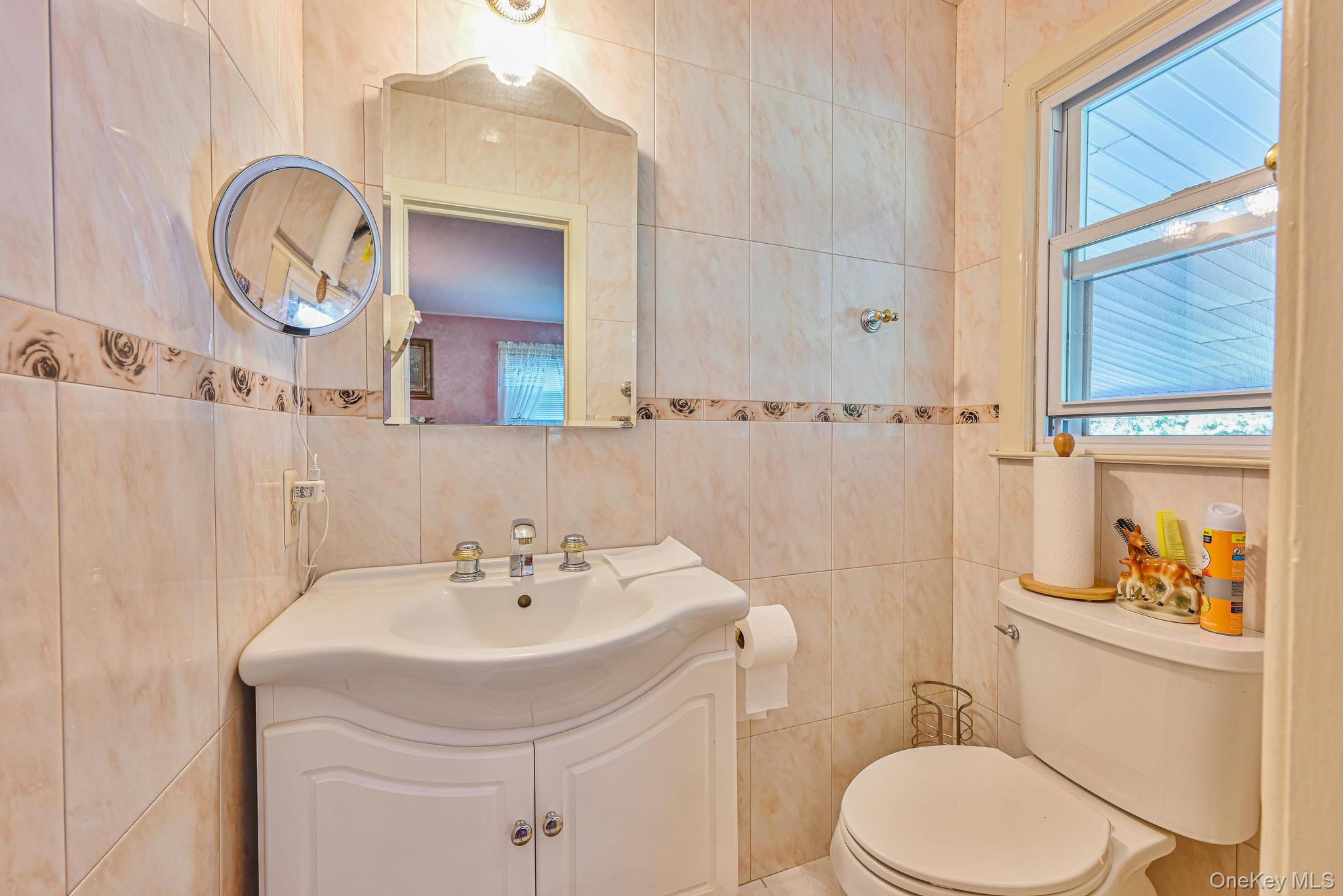 9 Evelyn Lane, Syosset, NY 11791