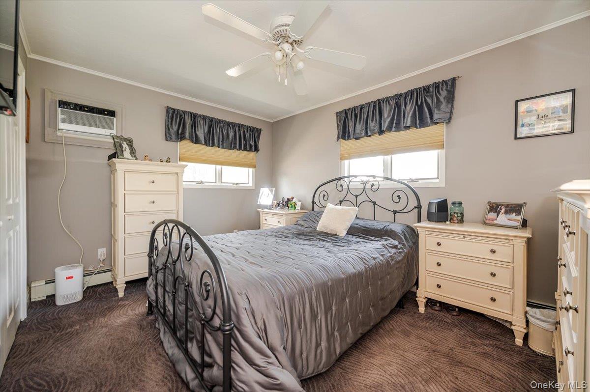 99 W Cortland Avenue, Oceanside, NY 11572