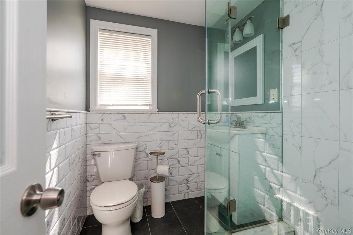 99 W Cortland Avenue, Oceanside, NY 11572