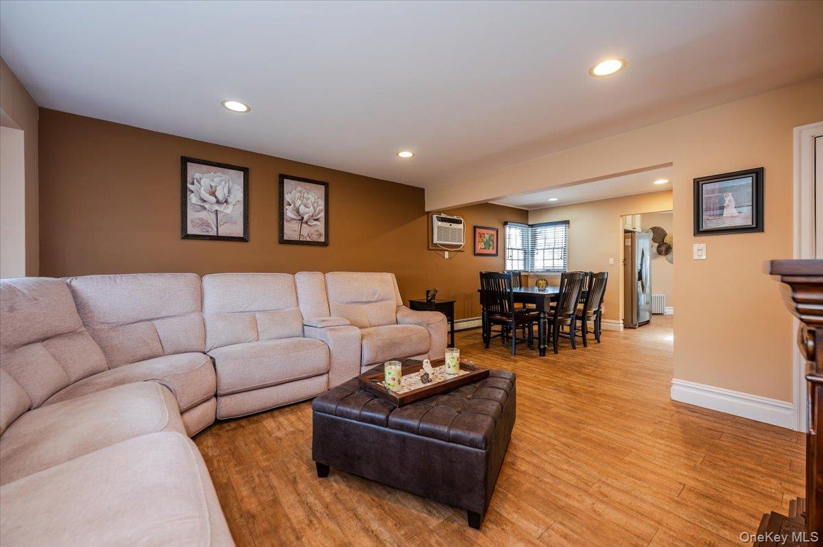 99 W Cortland Avenue, Oceanside, NY 11572