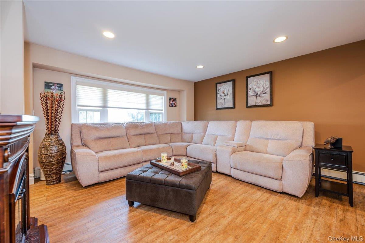 99 W Cortland Avenue, Oceanside, NY 11572